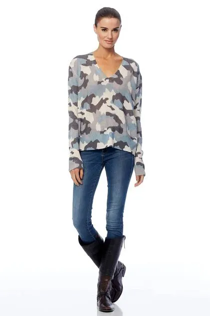 360 Cashmere - Theo Sweater in Chalk/Blue Camo