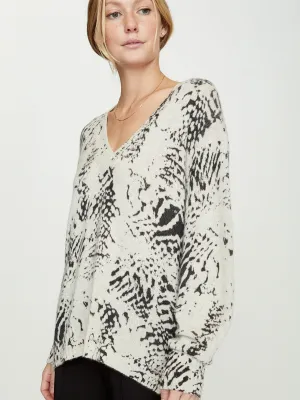 BROCHU WALKER - Camille Printed Vee Pullover Snake Print